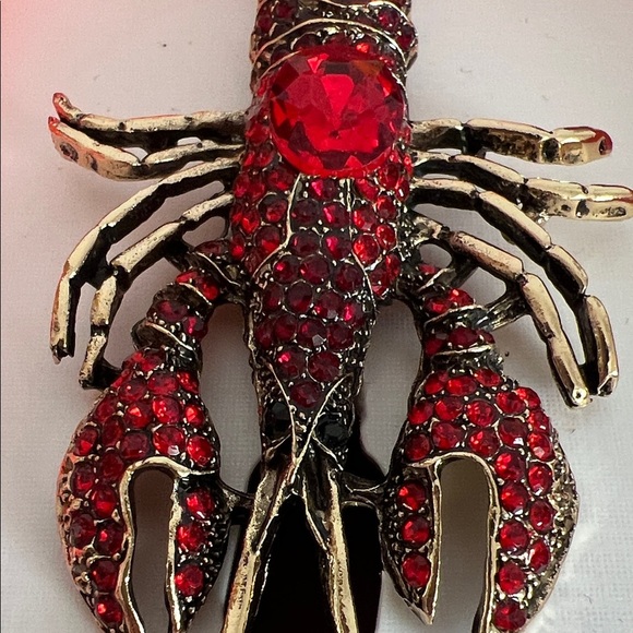 Piper K | Lobster Brooch 🦞 - Picture 7 of 8